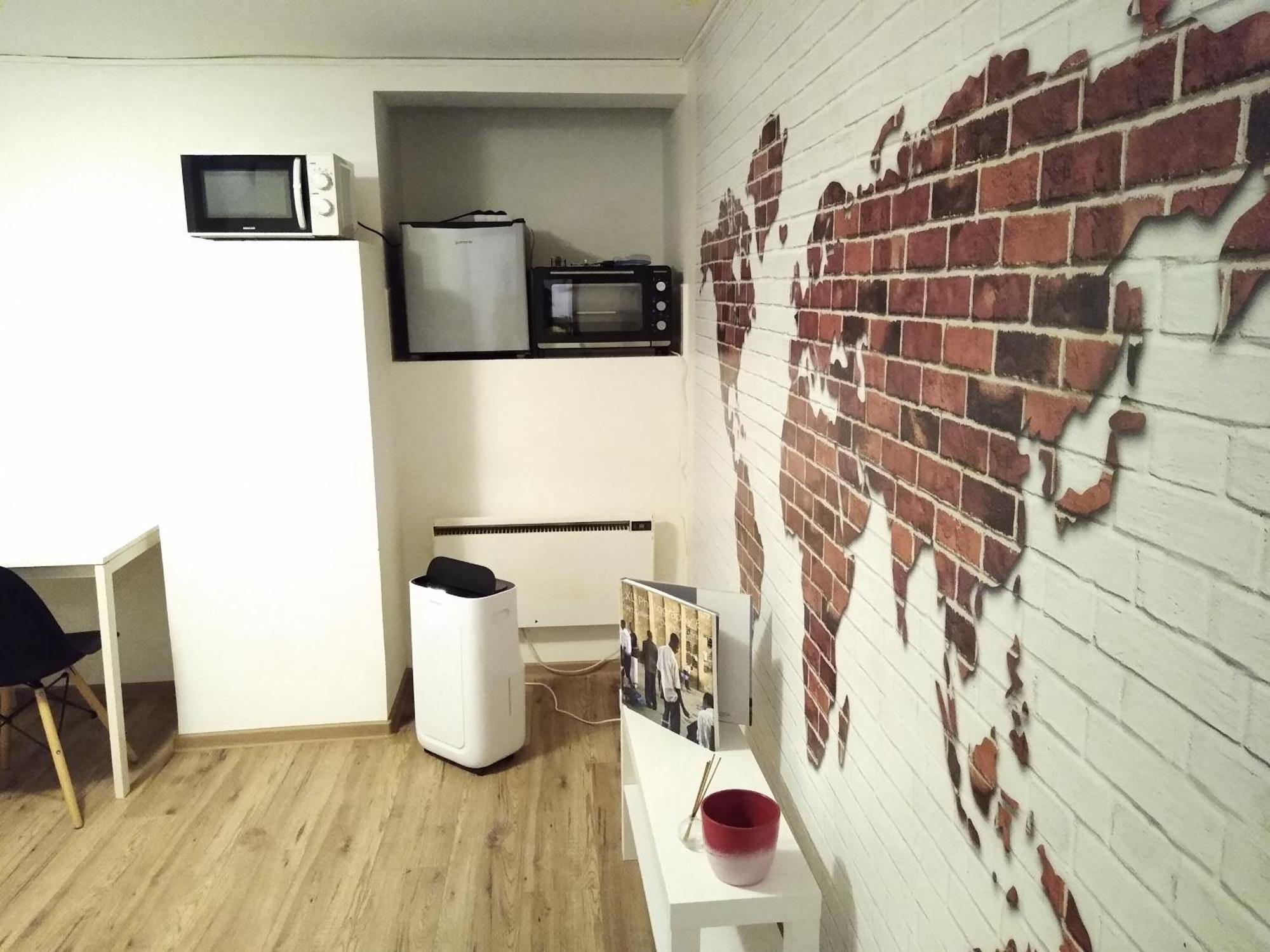 Basic Underground Apartments Next To The Center - Best Tram Line, Cool Local Area 프라하 외부 사진